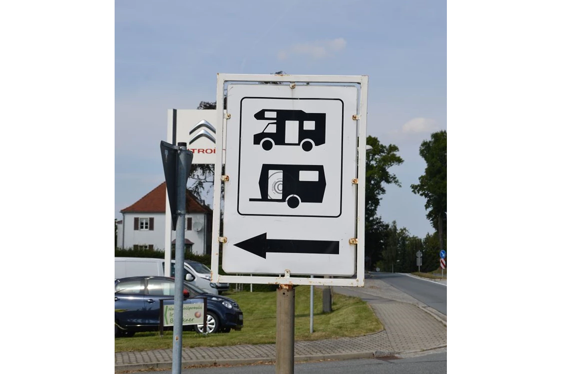 Wohnmobilstellplatz: Bäckerei Jarmer