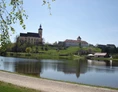 Wohnmobilstellplatz: Badesee Waldhausen mit Stiftskirche - Parkplatz Badesee