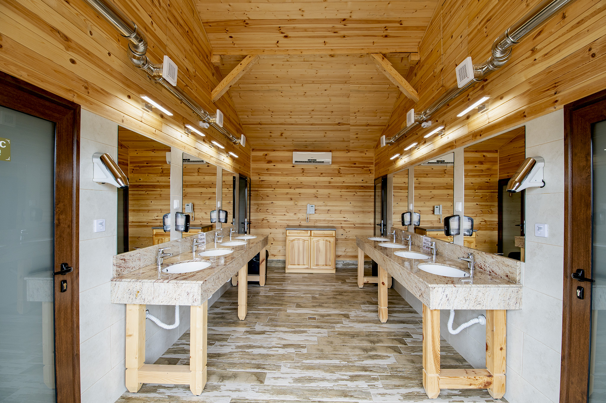 Wohnmobilstellplatz: Glamping & Motel Alliance