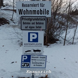 Wohnmobilstellplatz: Wohnmobilstellplätze an der Tennishalle