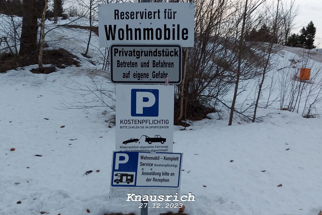 Wohnmobilstellplatz: Wohnmobilstellplätze an der Tennishalle