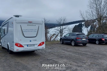 Wohnmobilstellplatz: Wohnmobilstellplätze an der Tennishalle