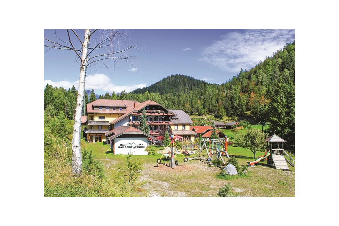 Wohnmobilstellplatz: Hausansicht Sommer - Caravan und Hotel Reisemobilstellplatz Gailberghöhe