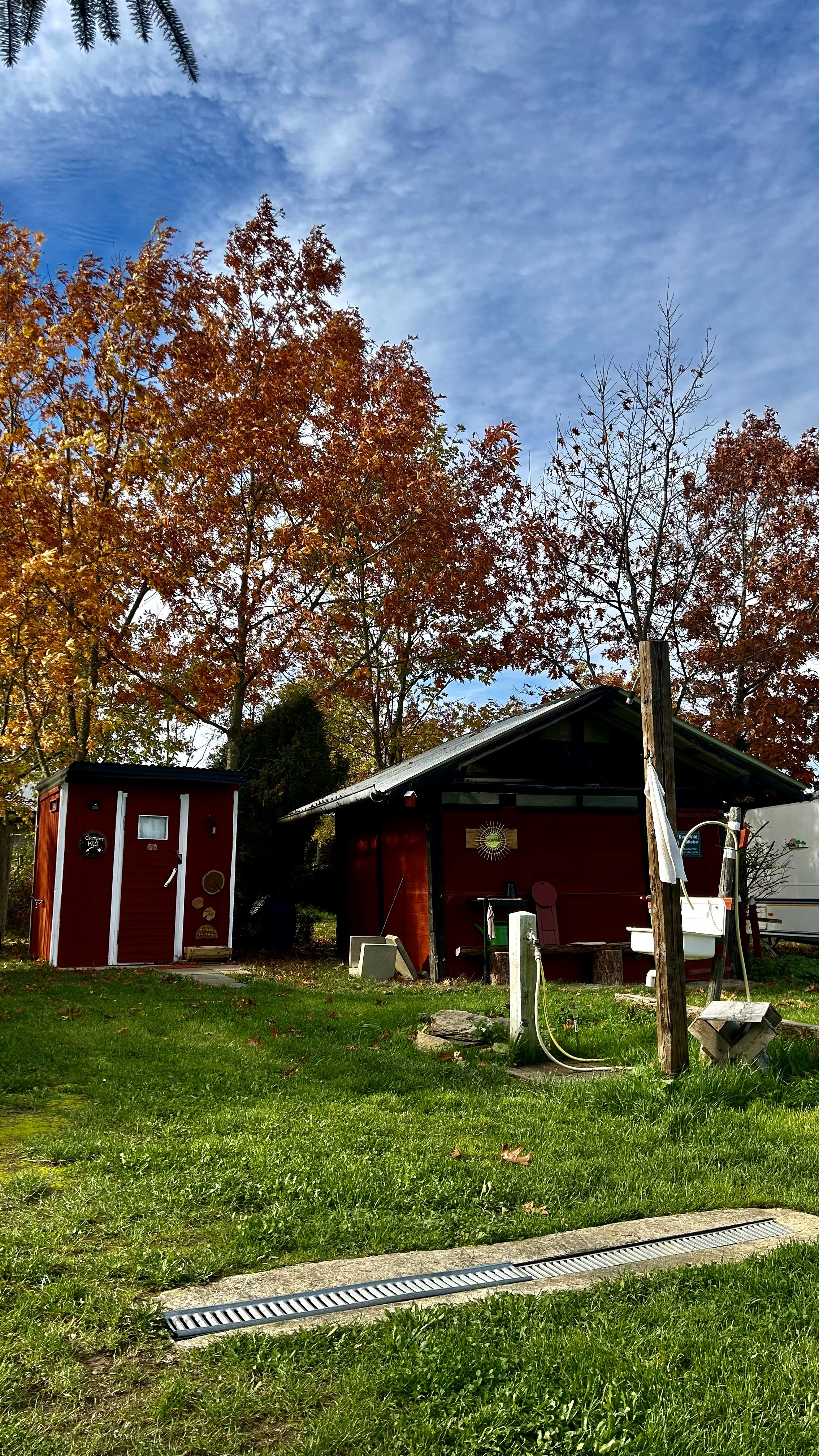 Wohnmobilstellplatz: Zugang zum Camper Klo - Bioferienhof Loreley GbR