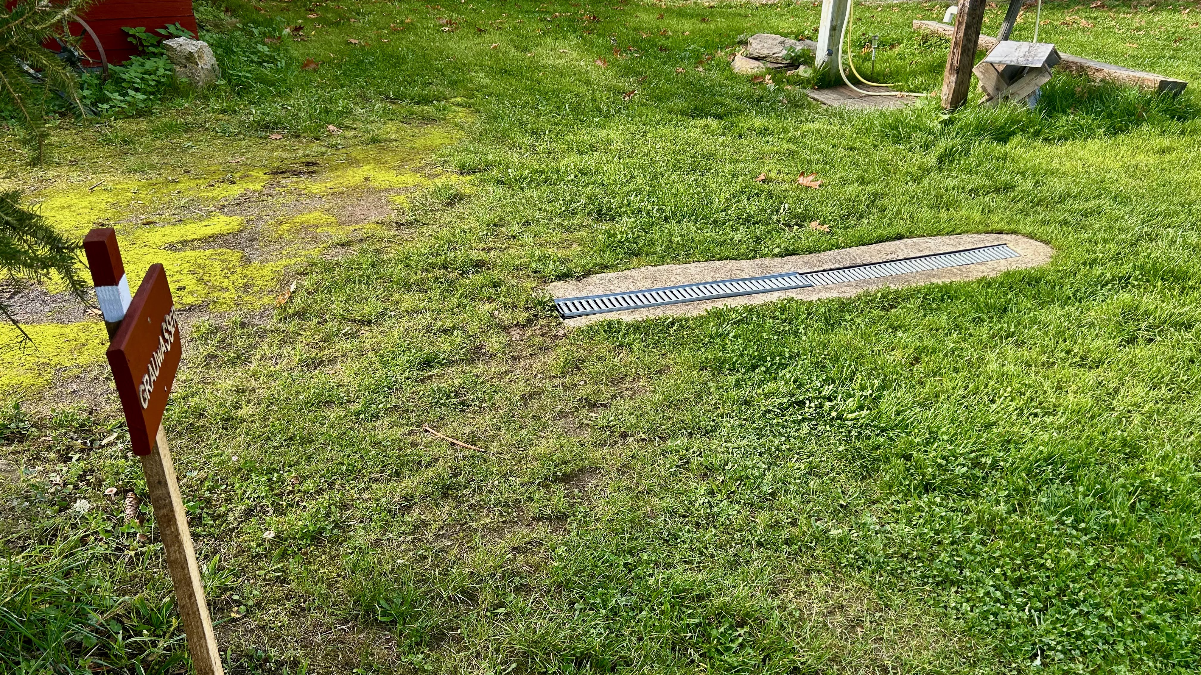 Wohnmobilstellplatz: Grauwasserentsorgung zum überfahren - Bioferienhof Loreley GbR