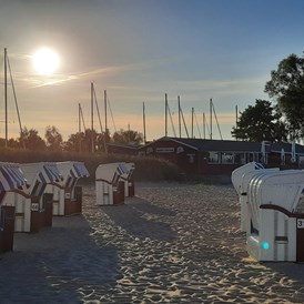 Wohnmobilstellplatz: Genießerstunden Am Strand - Wohnmobilstellplätze am Yachthafen  Mönkebude