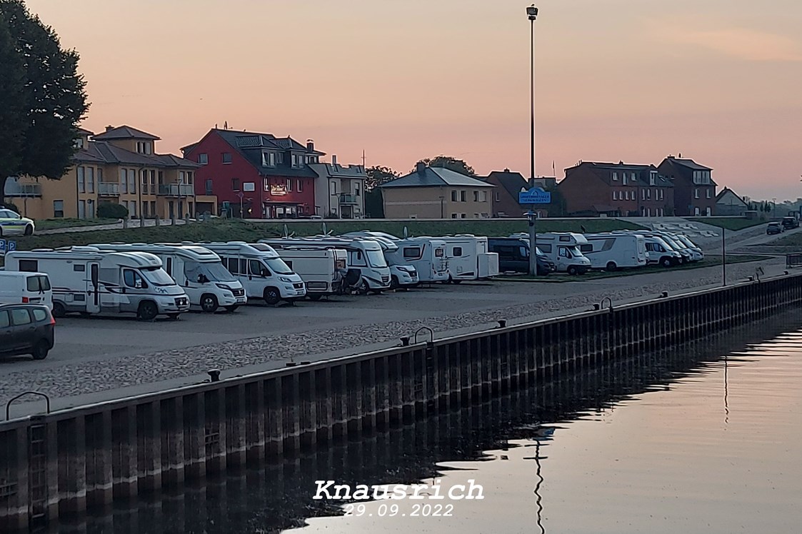 Wohnmobilstellplatz: Caravanstellplatz am Sportboothafen Nedwiganger