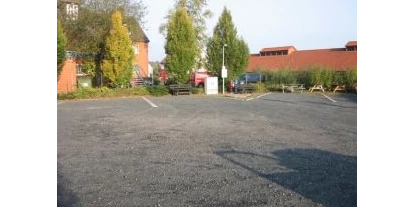 Place de parking pour camping-car - Art des Stellplatz: eigenständiger Stellplatz - Rodenberg - Wohnmobilstellplatz am Klosterstollen