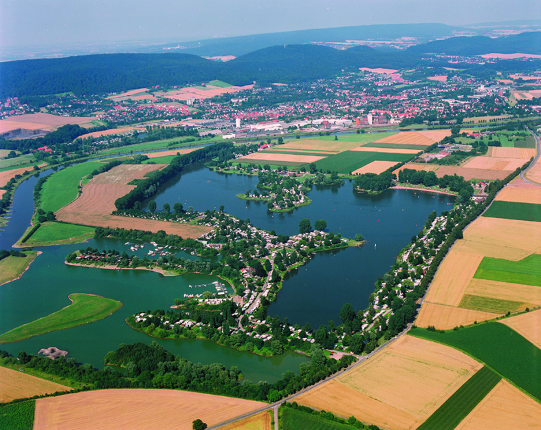 Wohnmobilstellplatz: Unser See aus der Luft - Erholungsgebiet Doktorsee
