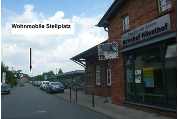 Wohnmobilstellplatz: Homepage http://www.hoevelhof.de - Stellplatz am Bahnhof Hövelhof