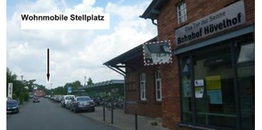 Reisemobilstellplatz - PLZ 33161 (Deutschland) - Homepage http://www.hoevelhof.de - Stellplatz am Bahnhof Hövelhof