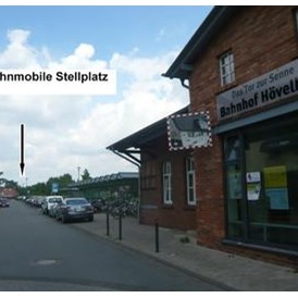 Wohnmobilstellplatz: Homepage http://www.hoevelhof.de - Stellplatz am Bahnhof Hövelhof