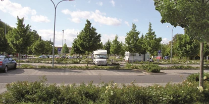 Reisemobilstellplatz - öffentliche Verkehrsmittel - Mülverstedt - Parkplatz Friederiken Therme