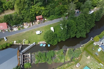 Wohnmobilstellplatz: Stellplätze (Die Wiese ist gemäht und befestigt) (ein kleiner Kinderspielplatz in Planung) - Wohnmobilstellplatz Hofemühle 6x12m Nr. 06