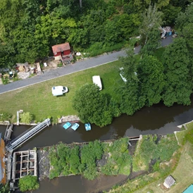 Wohnmobilstellplatz: Stellplätze (Die Wiese ist gemäht und befestigt) (ein kleiner Kinderspielplatz in Planung) - Wohnmobilstellplatz Hofemühle 6x12m Nr. 06