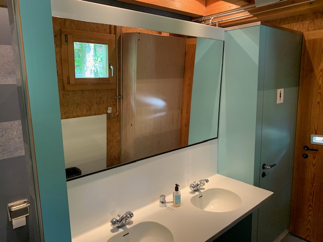 Wohnmobilstellplatz: WC-Anlage - Natur-Stellplatz Gampel