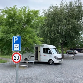 Wohnmobilstellplatz: Einfahrt - Stellplatz Lampertji 6 Gampel