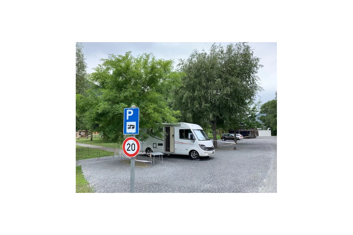 Wohnmobilstellplatz: Einfahrt - Stellplatz Lampertji 6 Gampel