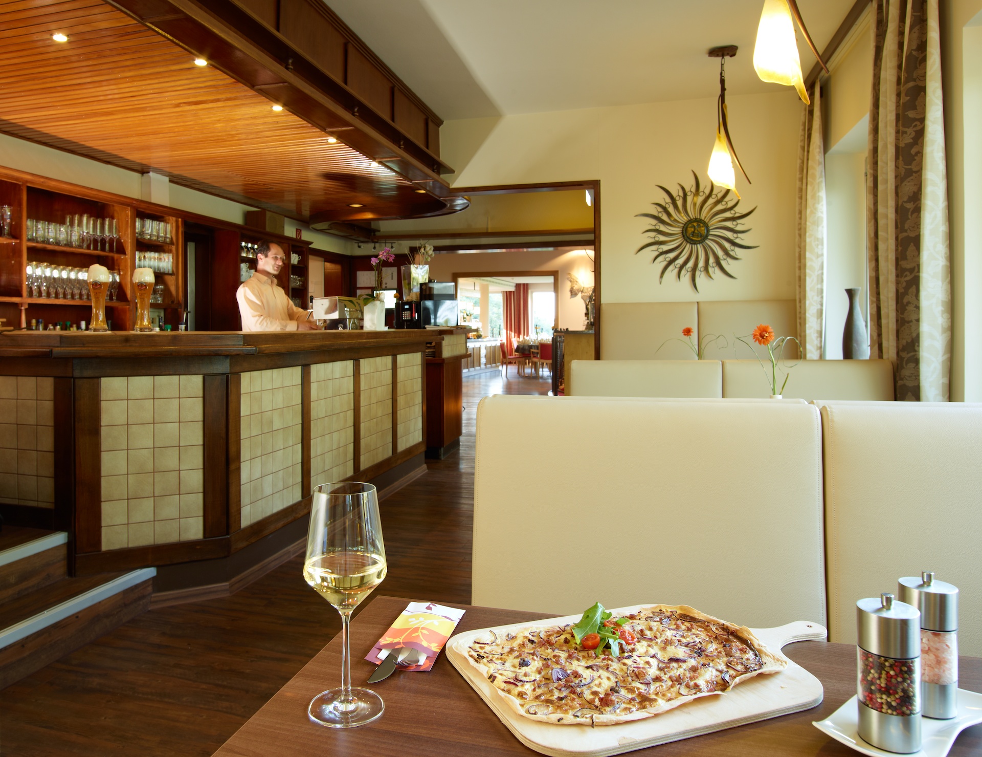 Reisemobilstellplatz - Ortszentrum - Havixbeck - Bistro für Kleinigkeiten oder Drinks - Berghotel Hohe Mark