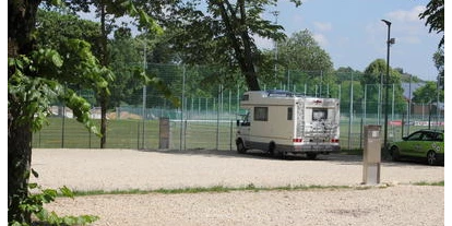 Parkeerplaats voor camper - Pfaffenhofen an der Ilm - Wohnmobilstellplatz am Freibad - Wohnmobilstellplatz am Freibad