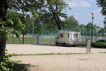 Wohnmobilstellplatz: Wohnmobilstellplatz am Freibad - Wohnmobilstellplatz am Freibad