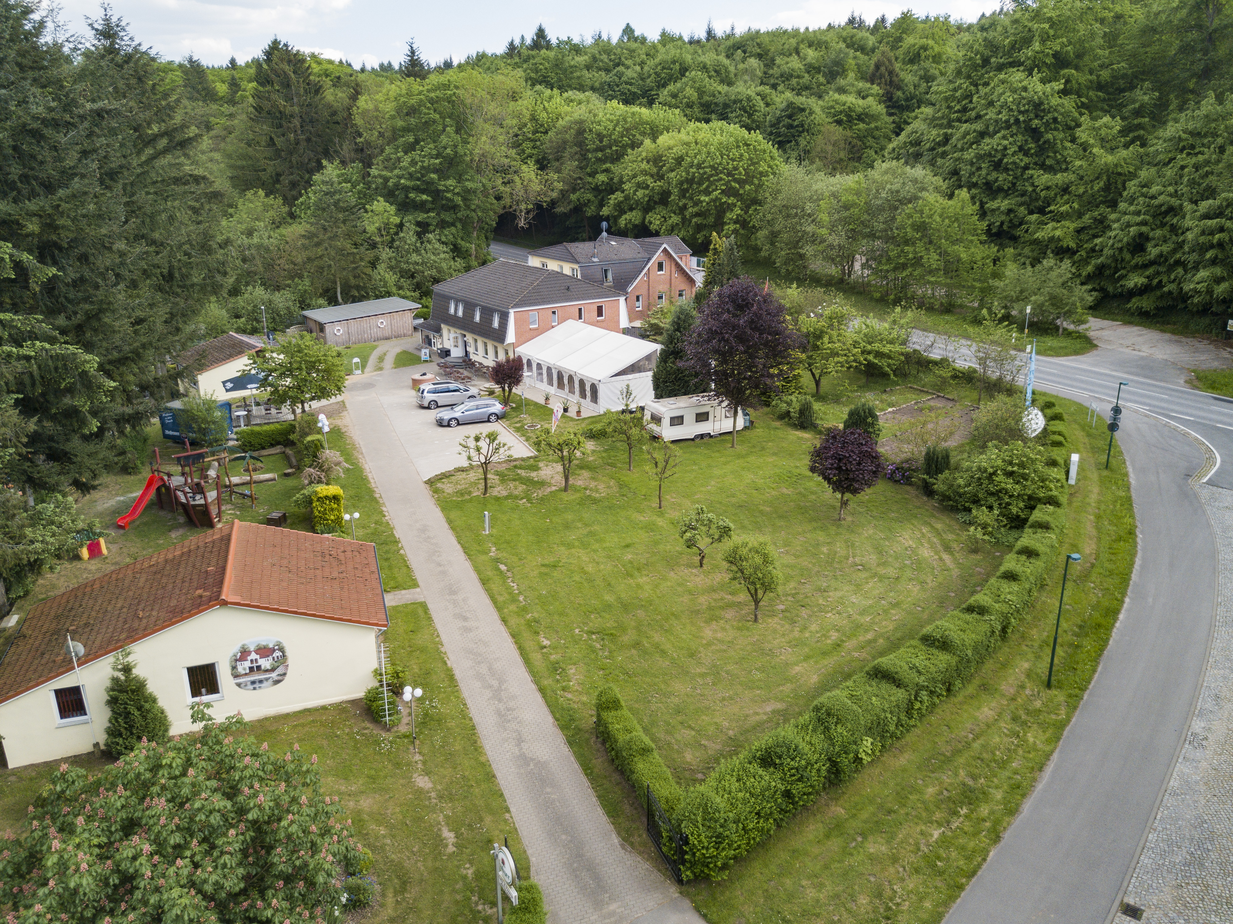Reisemobilstellplatz - Dobbertin - Luftbild - Pension "Am Brunnen"