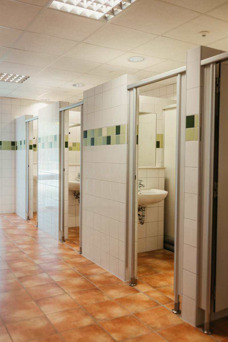 Wohnmobilstellplatz: Sanitäreinrichtungen - Stellplatz Camping Emstal