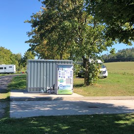 Wohnmobilstellplatz: Die Entsorgungsstation für Kassetten und Grauwasser - Wohnmobilstellplatz am FKK Helmsgrün