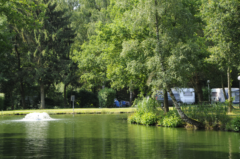 Wohnmobilstellplatz: Wasser... - Camping Zavelbos