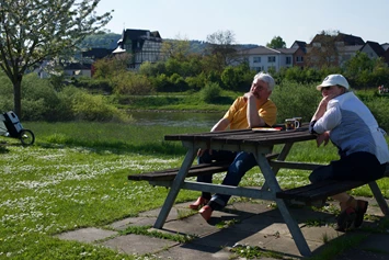 Wohnmobilstellplatz: Den Urlaub genießen! - Höxter Floßplatz