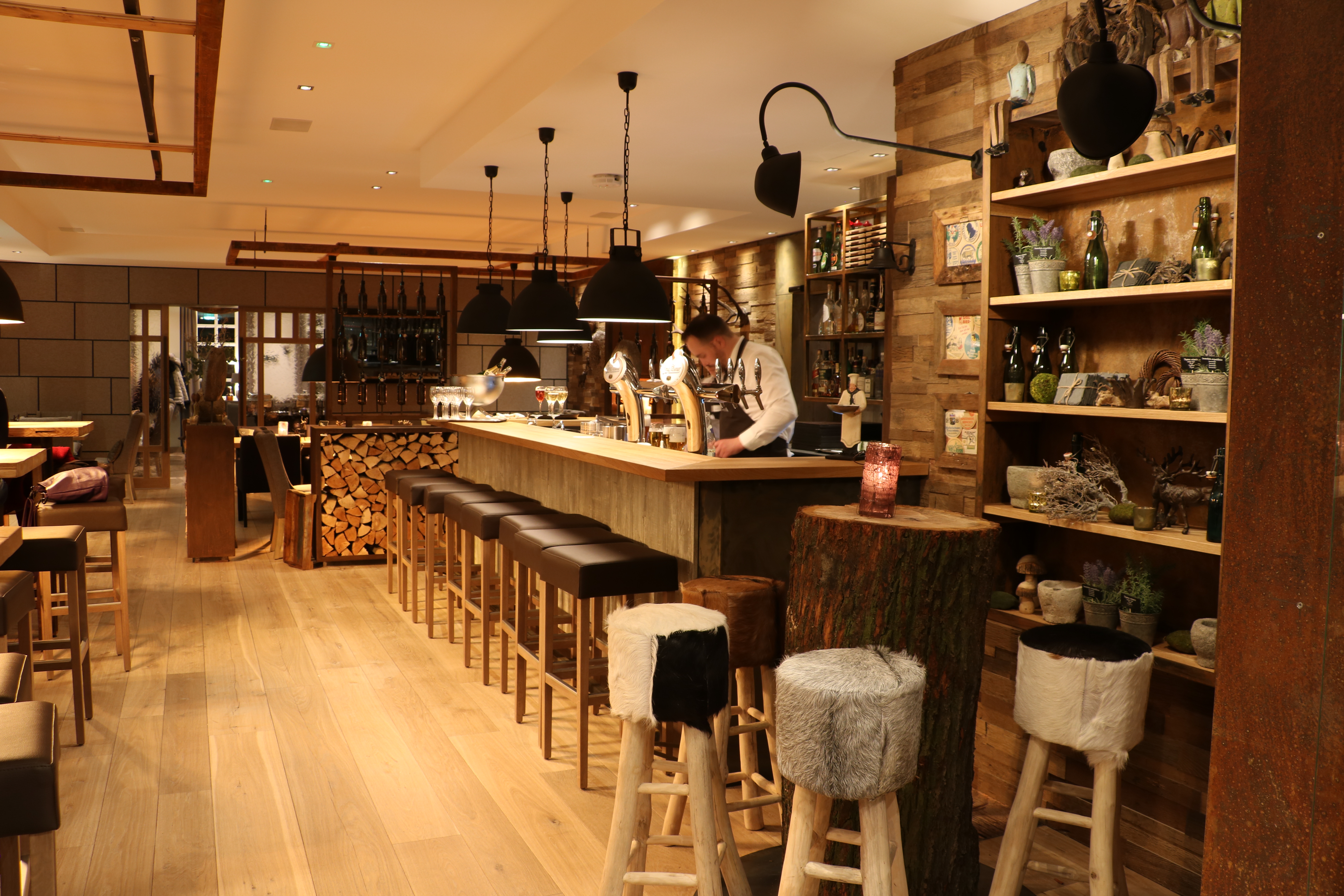 Wohnmobilstellplatz: Wirtschaft der Lieblingsplatz im Wellings Parkhotel  - Wohnmobilstellplatz Kamp-Lintfort