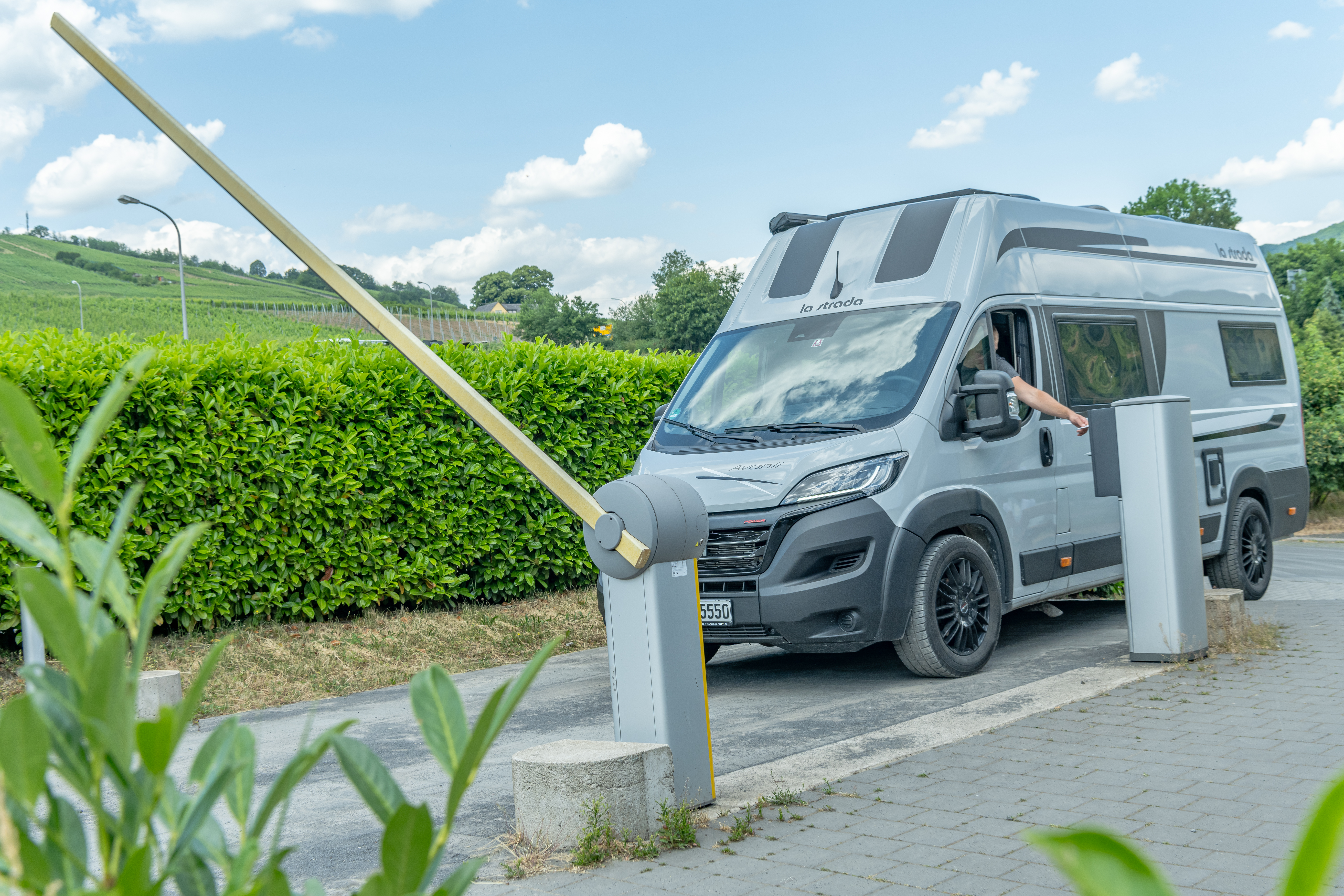 Wohnmobilstellplatz: Schrankenanlage - Wohnmobilstellplatz Römerquelle Zell-Mosel