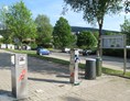 Wohnmobilstellplatz: Versorgungssäulen für Wasser und Strom - Wohnmobilstellplatz Bischofsgrün