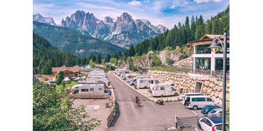 Reisemobilstellplatz - WLAN: teilweise vorhanden - Dolomiten - Stellplatz im Camping Vidor Family & Wellness Resort