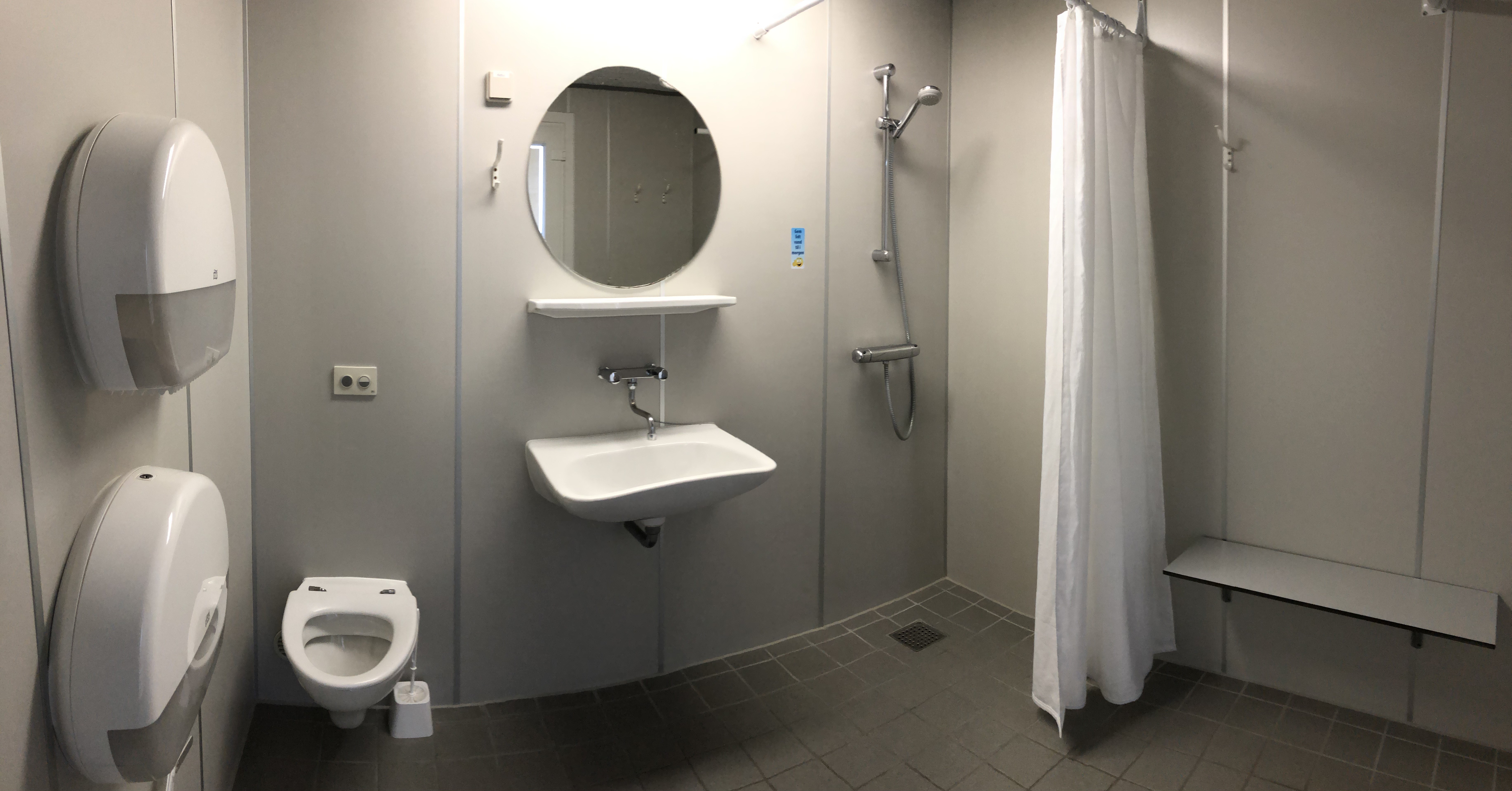 Wohnmobilstellplatz: Normales Badezimmer - A35 Sindal Camping 