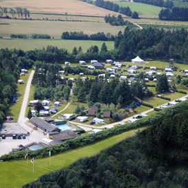 Wohnmobilstellplatz: Luftbild von Sindal Camping - A35 Sindal Camping Dänemark Kanuverleih