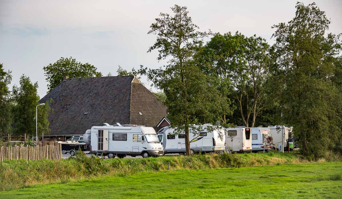 Reisemobilstellplatz - Frischwasserversorgung - De Westereen - Parkplatz Marina Earnewald