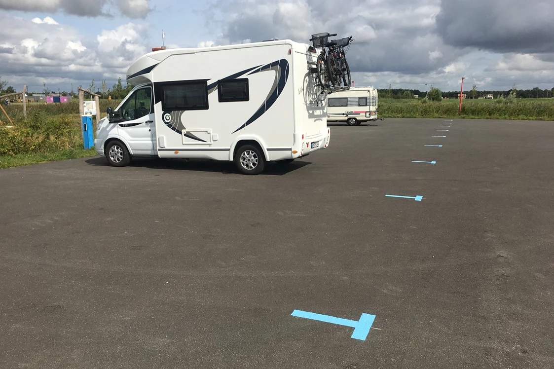 Wohnmobilstellplatz: Camperplaats Blauwestad