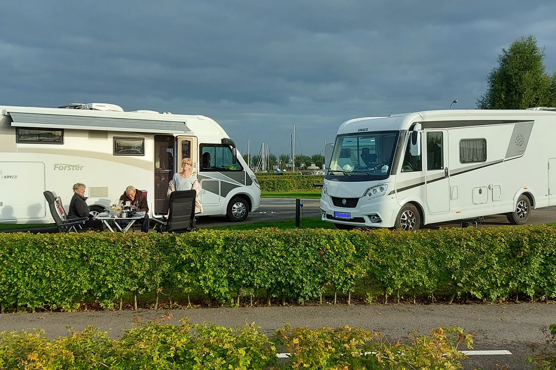 Wohnmobilstellplatz: Stellplatz-Impressionen - Camperplaats Jachthaven Biesbosch