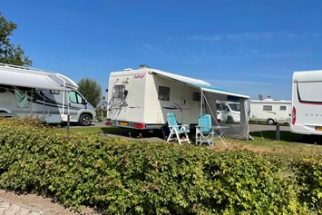 Wohnmobilstellplatz: Camperplaats Jachthaven Biesbosch