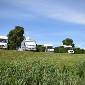 Wohnmobilstellplatz: Camperplätze am Fluß - Recreatiepark Camping de Oude Maas