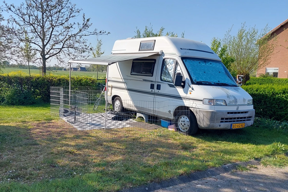 Wohnmobilstellplatz: Stellplatz für Wohnmobile auf unsere Campingplatz.
Mindestens Aufenthalt 7 Nächte, Wechseltage Montag, Freitag und Samstag.
Fahren nur bei An- und Abreise.
Vergess Ihre Fahrräder nicht! - Camping Boerderij Hazenveld