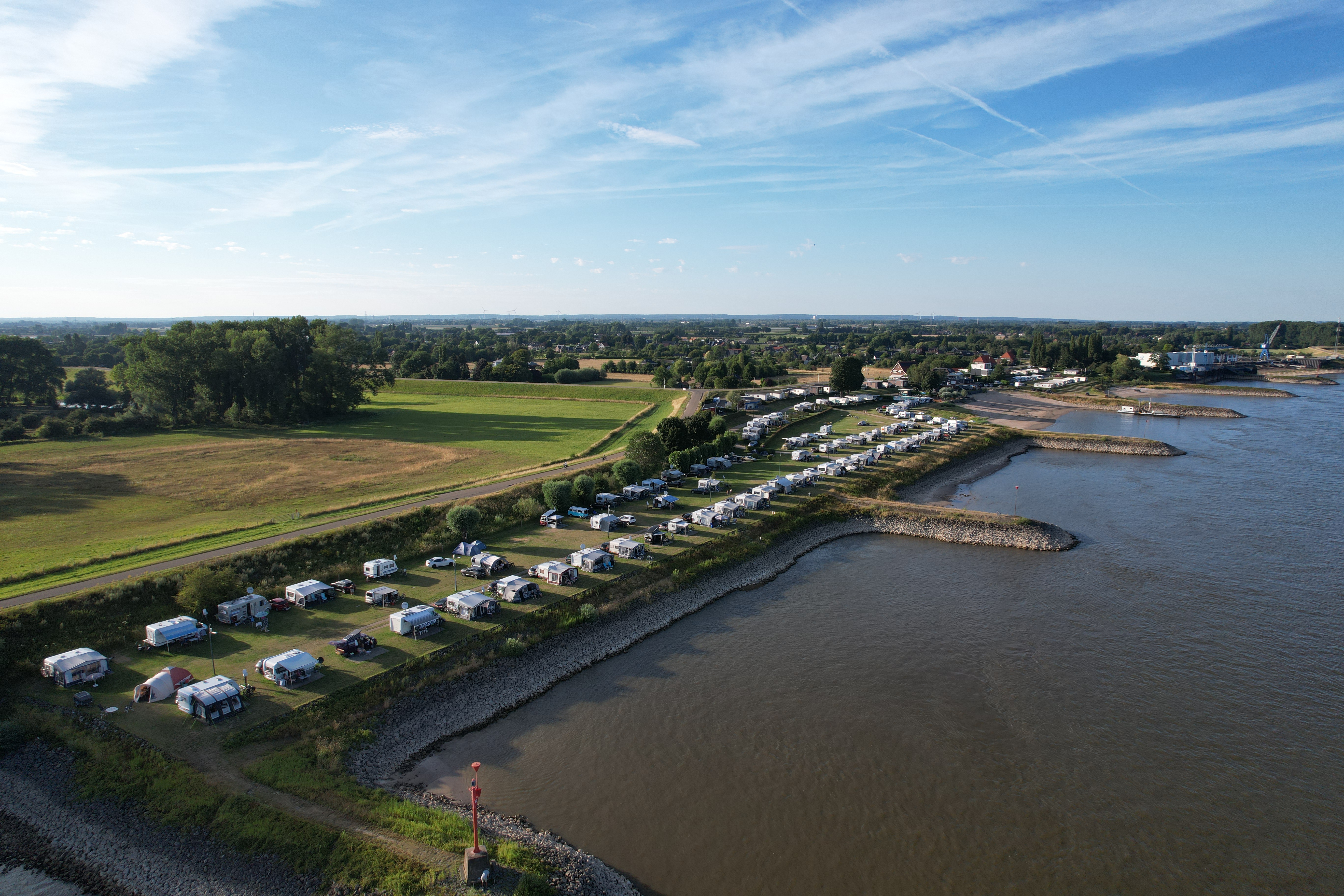 Reisemobilstellplatz: Camping Waalstrand avondzon - Camping Waalstrand