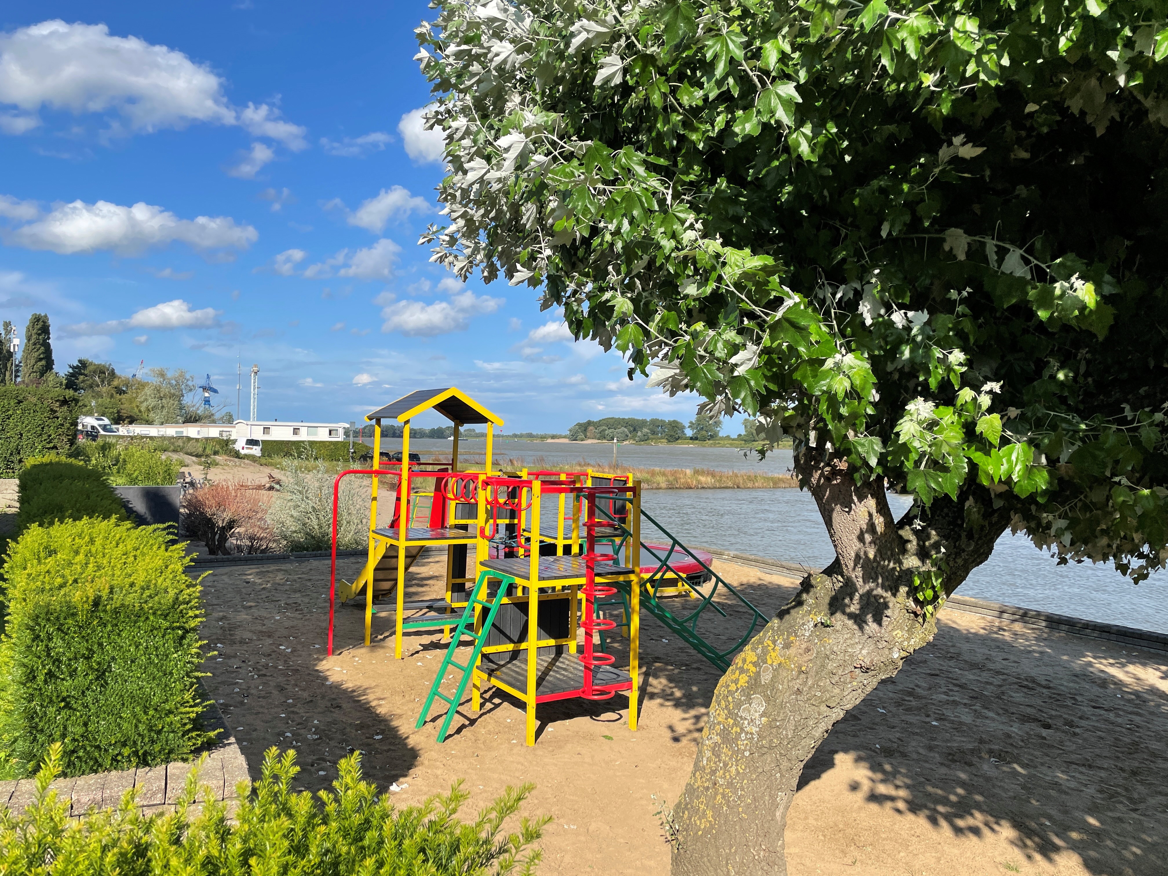 Reisemobilstellplatz: Speeltuin - Camping Waalstrand