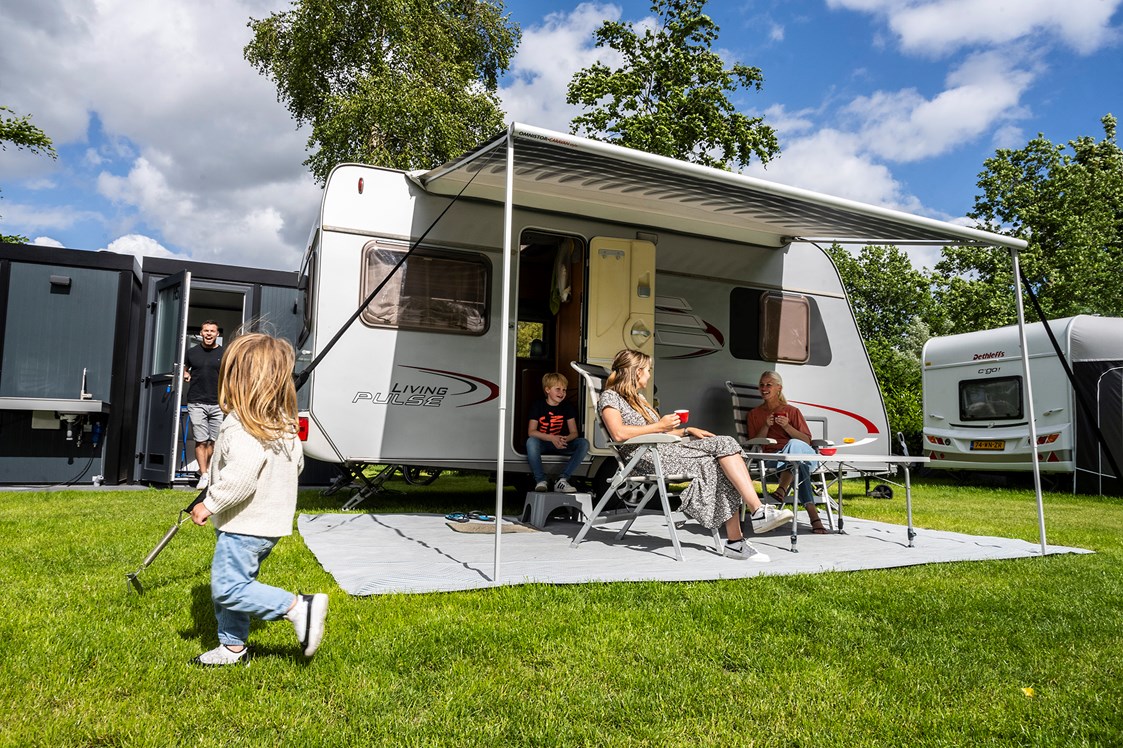 Wohnmobilstellplatz: Camping field de Hoef mit privaten Sanitäranlagen - Camping Recreatiepark De Lucht