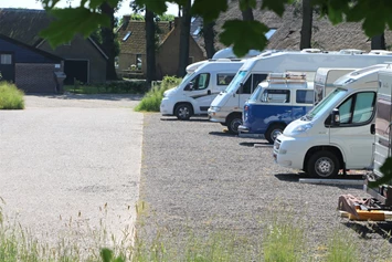 Wohnmobilstellplatz: Camperplaats bij camping De Braamberg