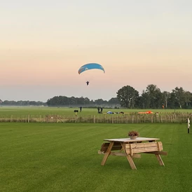 Wohnmobilstellplatz: Camperplaats De Landing