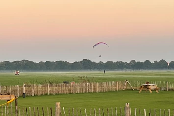 Wohnmobilstellplatz: Camperplaats De Landing