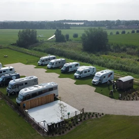 Wohnmobilstellplatz: Camperplaats De Landing