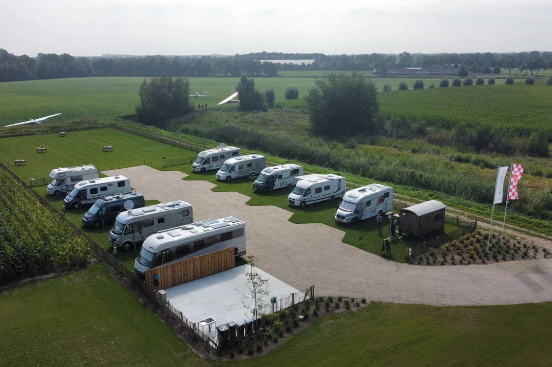 Wohnmobilstellplatz: Camperplaats De Landing